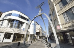 元町商店街【撮影協力：元町ショッピングストリート】