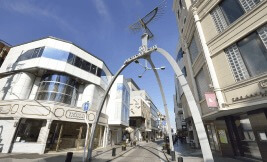 元町商店街【撮影協力：元町ショッピングストリート】