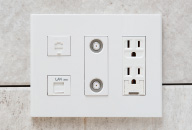 �}���`���f�B�A�R���Z���g